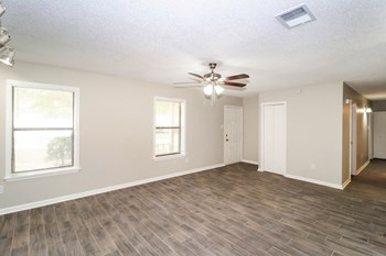 3685 BURKEHILL DR 3 Beds House for Rent - Photo Gallery 4