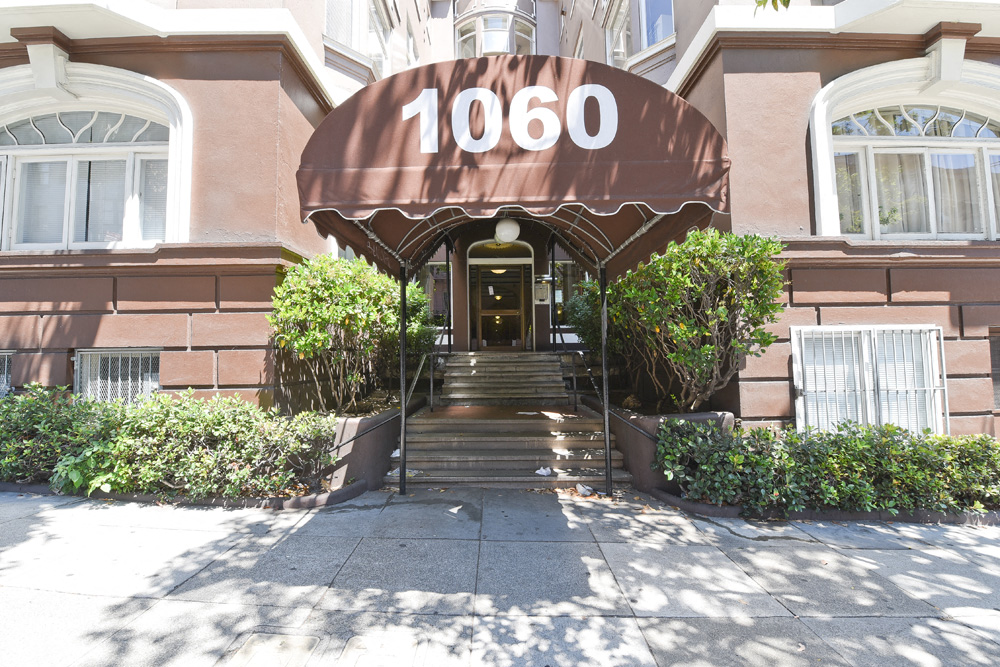 the building in which the hotel is located