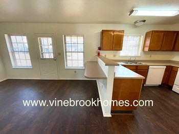 221 Raven Dr 4 Beds House for Rent - Photo Gallery 4