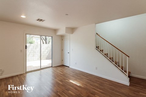 8470 N Placita De La Manzana 4 Beds Apartment for Rent