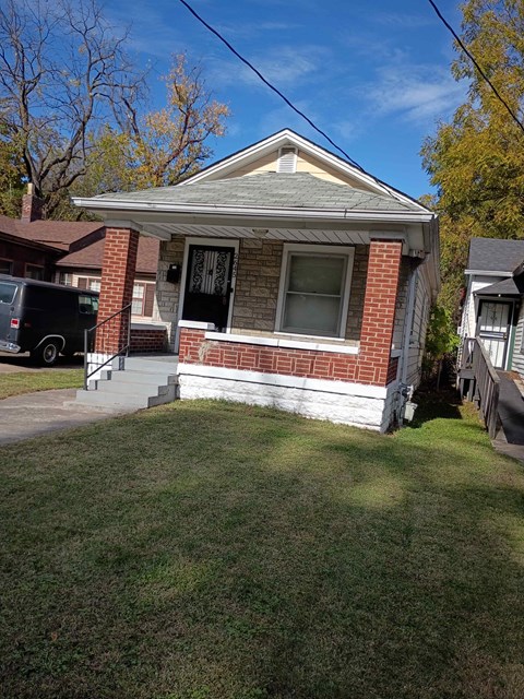 2645 Grand Avenue 2 Beds Apartment for Rent