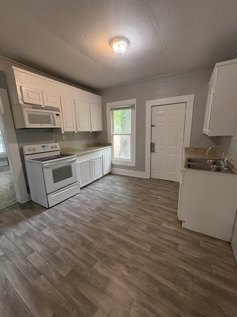 719 Walnut Street 2 Beds Apartment for Rent