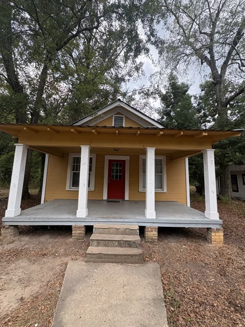 719 Walnut Street 2 Beds Apartment for Rent