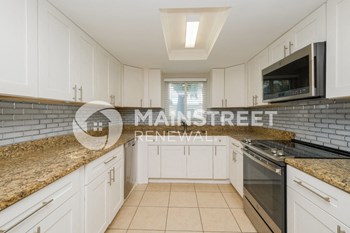 8310 REDFIELD DR 3 Beds House for Rent - Photo Gallery 6