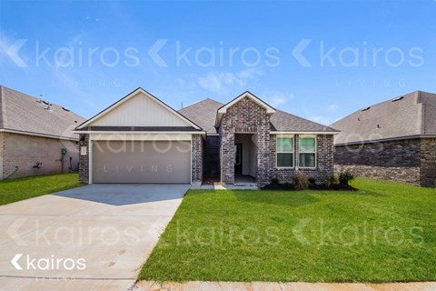 106 Royal Oak St 3 Beds Apartment for Rent