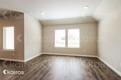 106 Royal Oak St 3 Beds Apartment for Rent