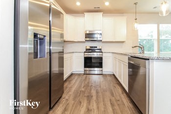 21 Wild Lily Drive 4 Beds House for Rent - Photo Gallery 4