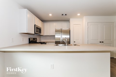 423 Jewett Meadow Drive 3 Beds Apartment for Rent
