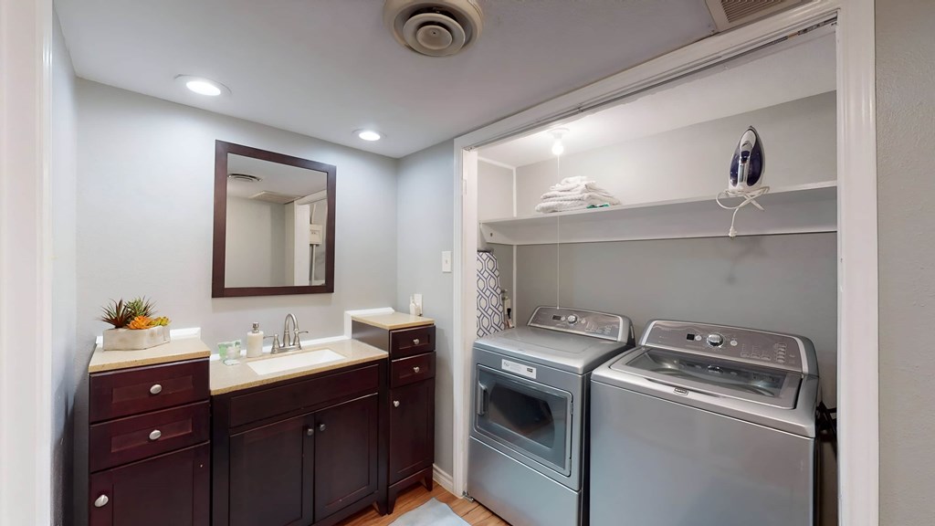 508 East Avenue J, 2 Beds Apartment for Rent - Photo Gallery 10