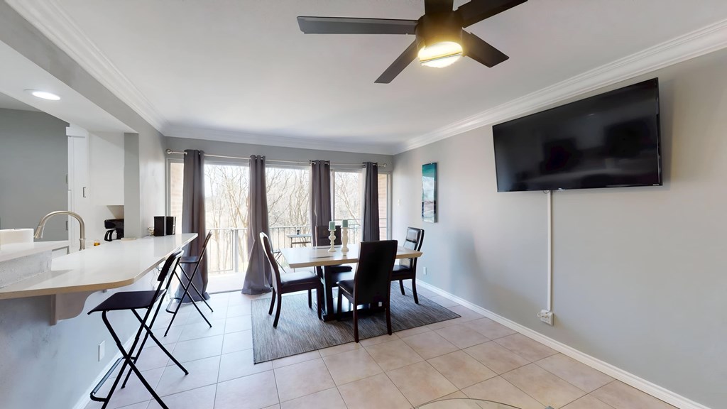 508 East Avenue J, 2 Beds Apartment for Rent - Photo Gallery 1