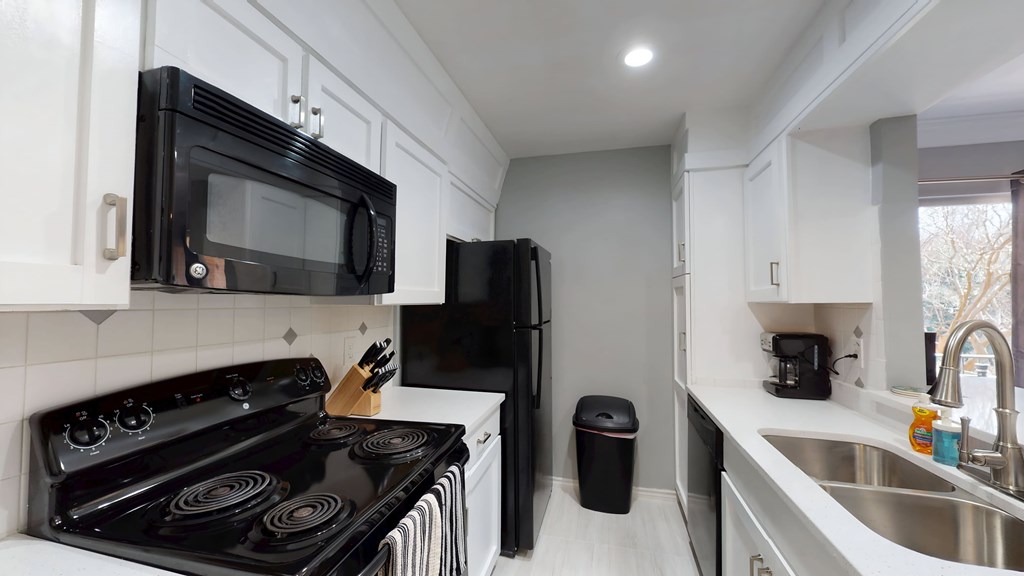 508 East Avenue J, 2 Beds Apartment for Rent - Photo Gallery 17