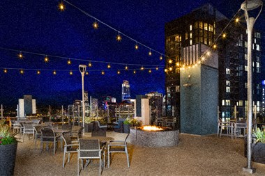SkyHouse Austin apartments in Austin, TX - rooftop lounge