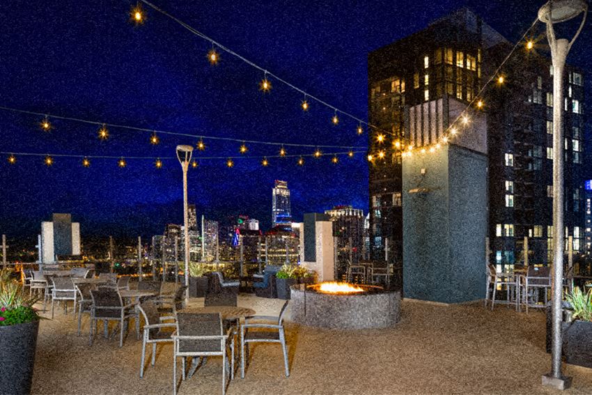 SkyHouse Austin apartments in Austin, TX - rooftop lounge - Photo Gallery 1