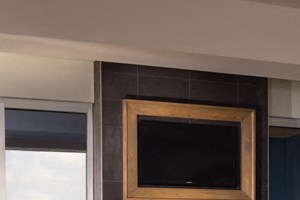 Rooftop Lounge SkyHouse Austin apartments for rent downtown - SkyLounge with demonstration kitchen - Photo Gallery 6