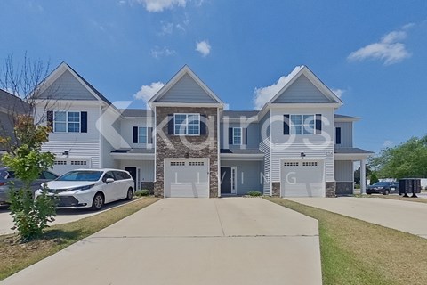 3704 Oak Leaf Way Ste E 3 Beds Apartment for Rent