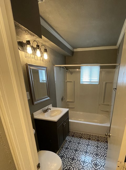 520 W 14th Pl Studio-1 Bed Apartment for Rent - Photo Gallery 3