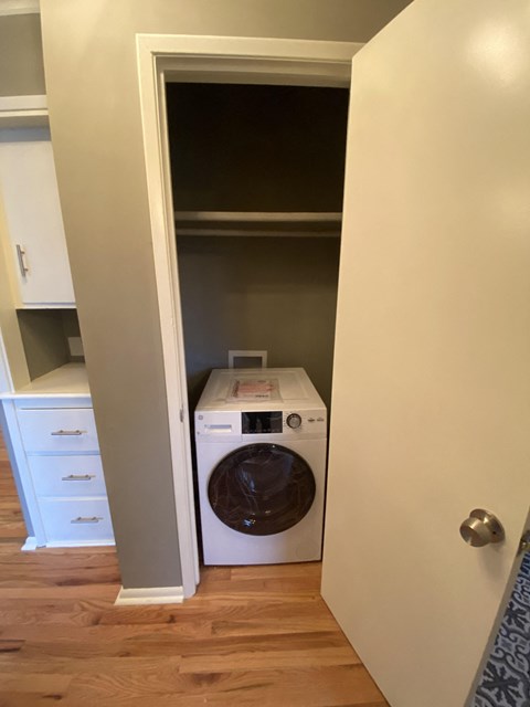 520 W 14th Pl Studio-1 Bed Apartment for Rent - Photo Gallery 2