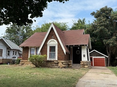 1911 West Archer Place 3 Beds Apartment for Rent