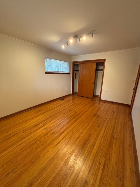 852 North Xenophon Avenue 3 Beds Apartment for Rent