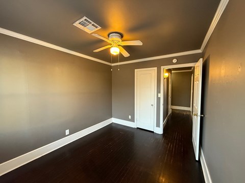 1243 South Columbia Avenue 3 Beds Apartment for Rent