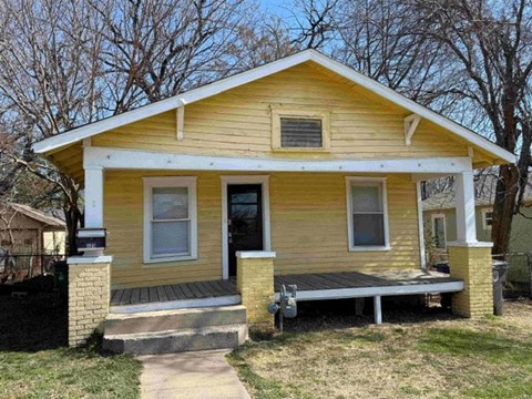 123 North Columbia Avenue 2 Beds Apartment for Rent