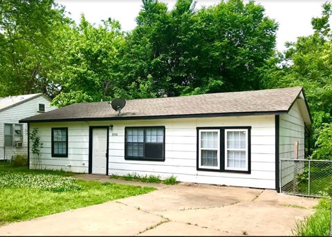 1548 N Yorktown Ave 3 Beds Apartment for Rent
