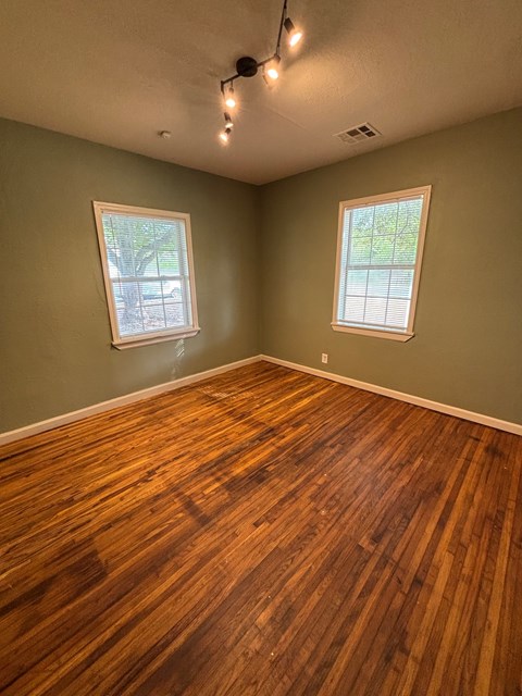 660 East 26Th Place North 3 Beds Apartment for Rent