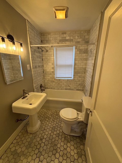 2837 East Admiral Place 1 Apartment for Rent