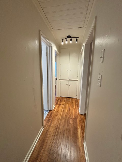 2725 North Boulder Avenue 3 Beds Apartment for Rent