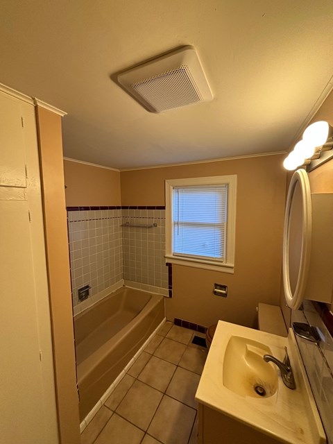 227 North Yukon Avenue 3 Beds Apartment for Rent