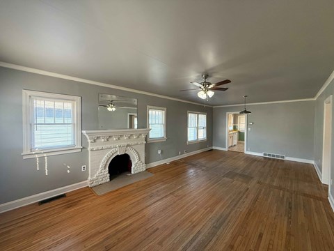219 South Indianapolis Avenue 3 Beds Apartment for Rent