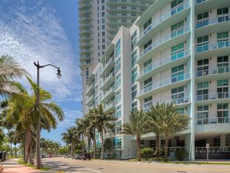 Caoba Miami Worldcenter Apartments, 698 NE 1st Ave, Miami, FL - RentCafe