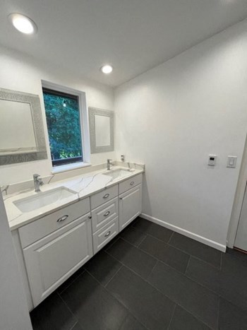 17251 Greentree Avenue 3 Beds House for Rent - Photo Gallery 3