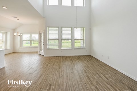 14915 Lake Shore Ave 4 Beds Apartment for Rent