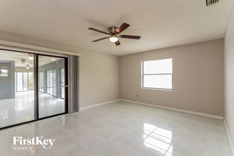 558 Murphy Avenue 3 Beds Apartment for Rent