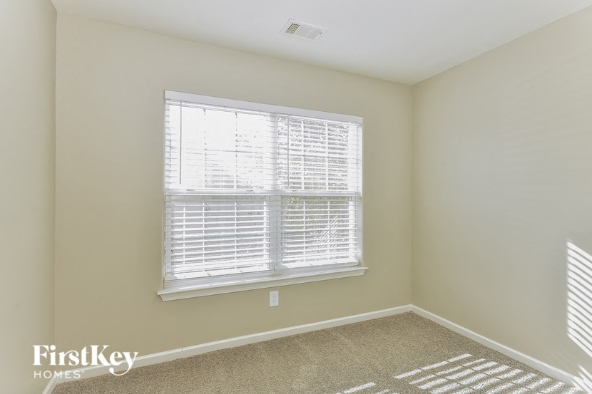 811 Royal Oaks Drive 3 Beds House for Rent - Photo Gallery 11