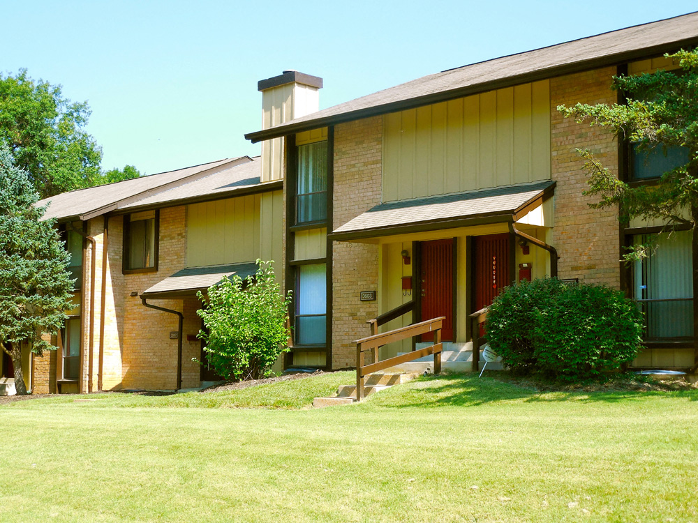 Apartment Photos and Videos The Knolls Townhomes St Louis