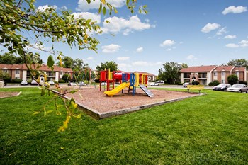 Playing Structure For Kids at Creekside Square Phase I, Indianapolis - Photo Gallery 14