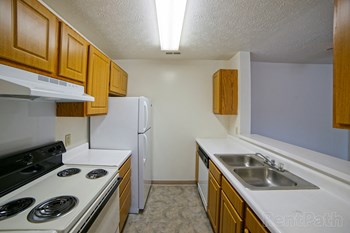 Well Organised Kitchen at Creekside Square Phase I, Indianapolis, 46254 - Photo Gallery 33