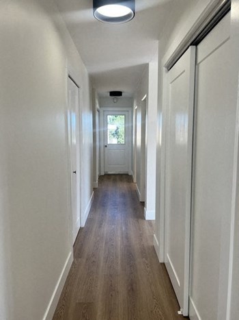 510 Comox 1-3 Beds Apartment for Rent - Photo Gallery 39