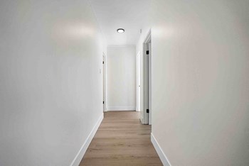 510 Comox 1-3 Beds Apartment for Rent - Photo Gallery 28