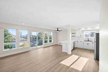 510 Comox 1-3 Beds Apartment for Rent - Photo Gallery 36
