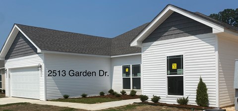 the outside of the garden dt church building