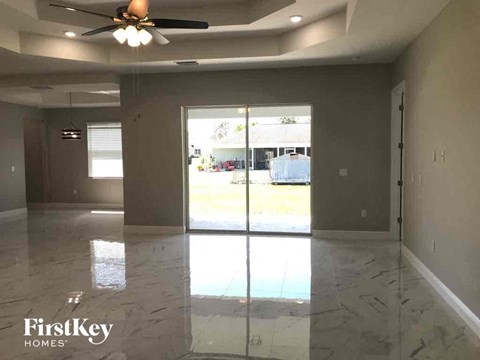 3201 40Th Street SW 4 Beds Apartment for Rent