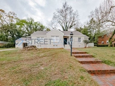 1811 North Dixon Drive 3 Beds Apartment for Rent