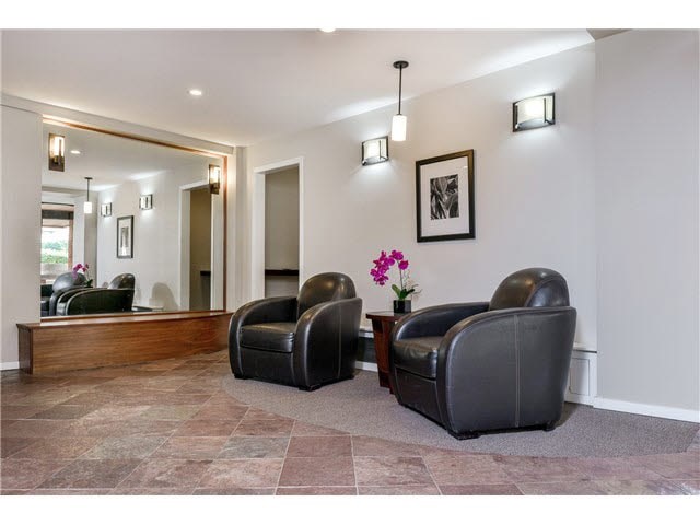 408-1061 Marine Drive 2 Beds Apartment for Rent - Photo Gallery 9