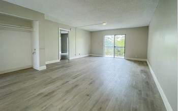 2520 North Andrews Ave 2 Beds Apartment for Rent - Photo Gallery 3
