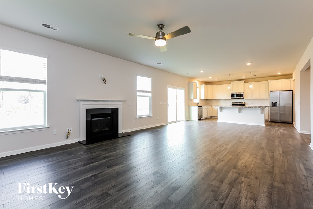 569 Hillpark Lane 5 Beds House for Rent - Photo Gallery 4