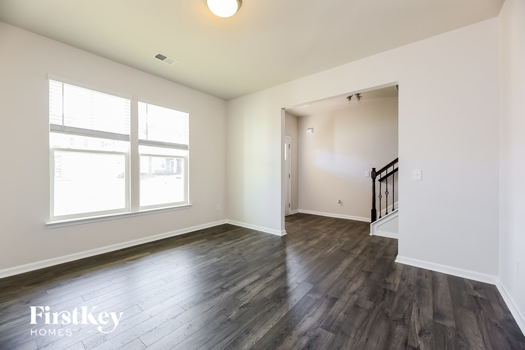 569 Hillpark Lane 5 Beds House for Rent - Photo Gallery 7