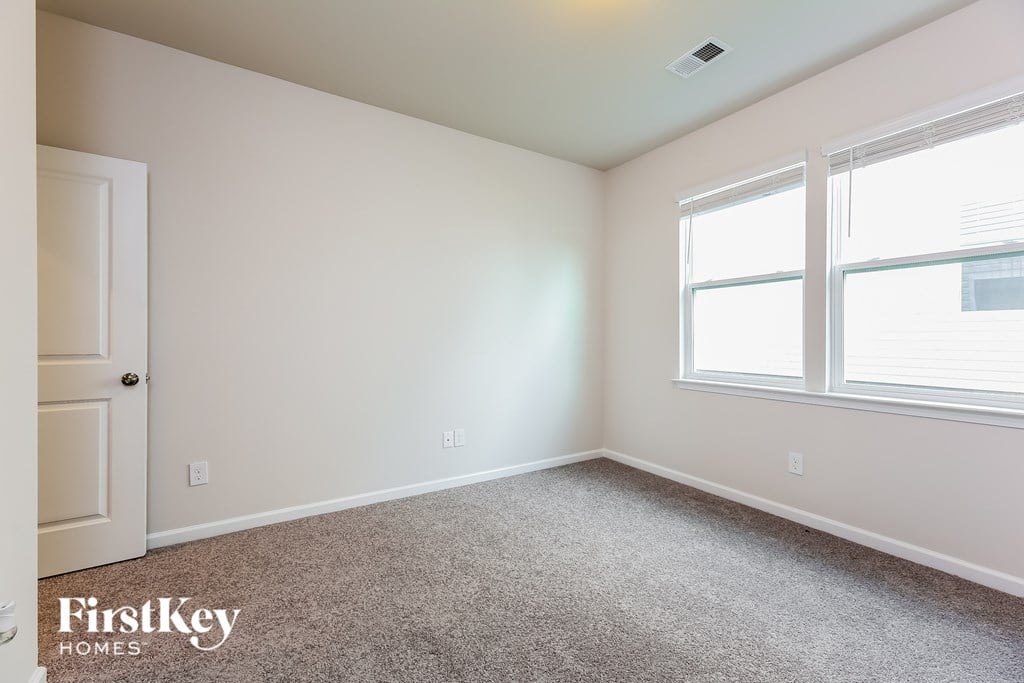 569 Hillpark Lane 5 Beds House for Rent - Photo Gallery 13